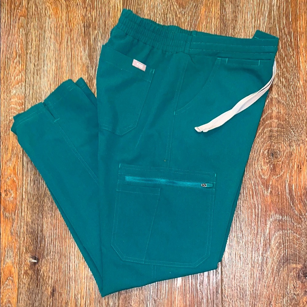 Figs Women’s Technical Collection Cargo Scrub Pants Size S/P